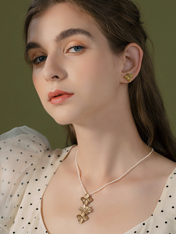 Elegant Women Necklace