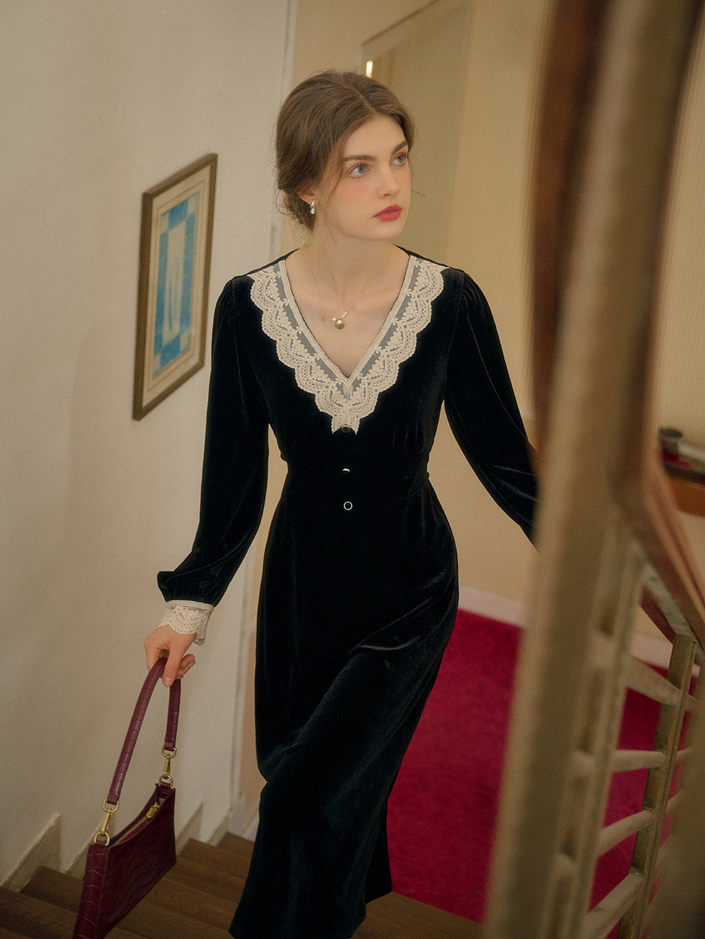 Elegant V-Neck Contrasting Lace Velvet Dress